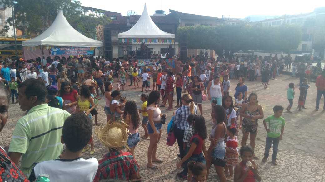Camacã: Secretaria de Educação encerra o 1° Semestre de 2019 com grande festa